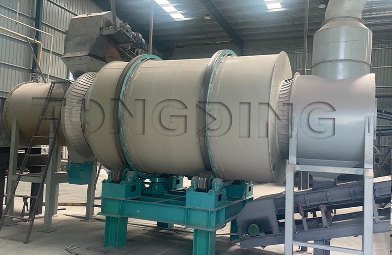 Quartz sand dryer