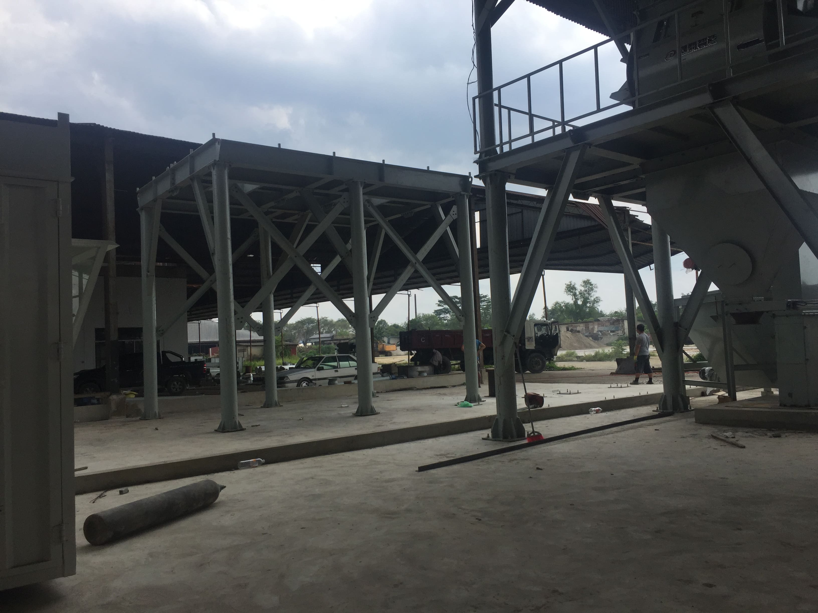 The dry-mix mortar production line platform has been assembled and placed in its upright position.